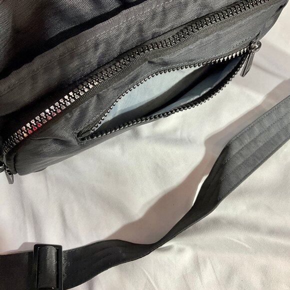 Lug Brand Grey Purse Infinity Collection Shimmy - Picture 4 of 16